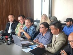 Koran Pengumuman Hasil Ujian Jokowi UGM Disita Polisi: Roy Suryo Bicara