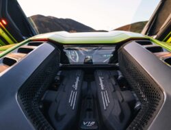 Lamborghini Memilih Tetap Setia pada Mesin Bensin