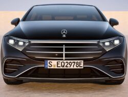 Review Desain Radikal Mercedes EQS dan Tantangan Mulusnya