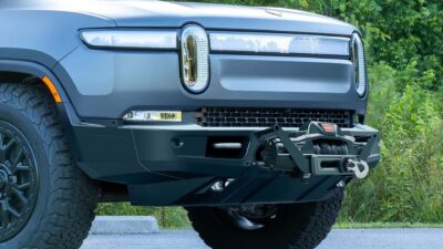 Rivian R1S & R1T Mendapatkan Bumper Winch: Fitur Baru yang Memukau