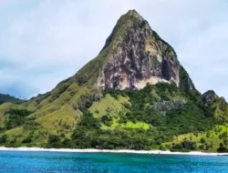 Pulau Mirip Jurassic World Rebirth di Indonesia