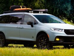 Explore Konsep Van Overlanding Chrysler dengan Lencana Terkeren