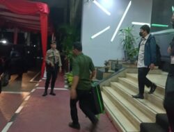 Penyidik KPK Bawa 3 Koper Selama Geledah Ditjen PHU Kementerian Agama