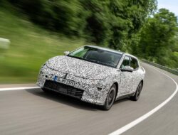 Kia EV4 Melesat di Nurburgring: Baterainya Tak Mati!