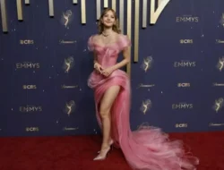 Gaun Lisa BLACKPINK Ala Penyihir Oz Memukau di Emmy Awards 2025