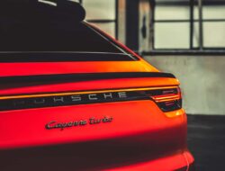 Porsche Mengungkapkan SUV Baru Tanpa Tenaga Listrik